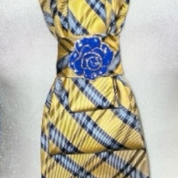 “Dainty Dapper”Gold and Blue plaid necktie Necklace with Pendant - Picture 2 of 4